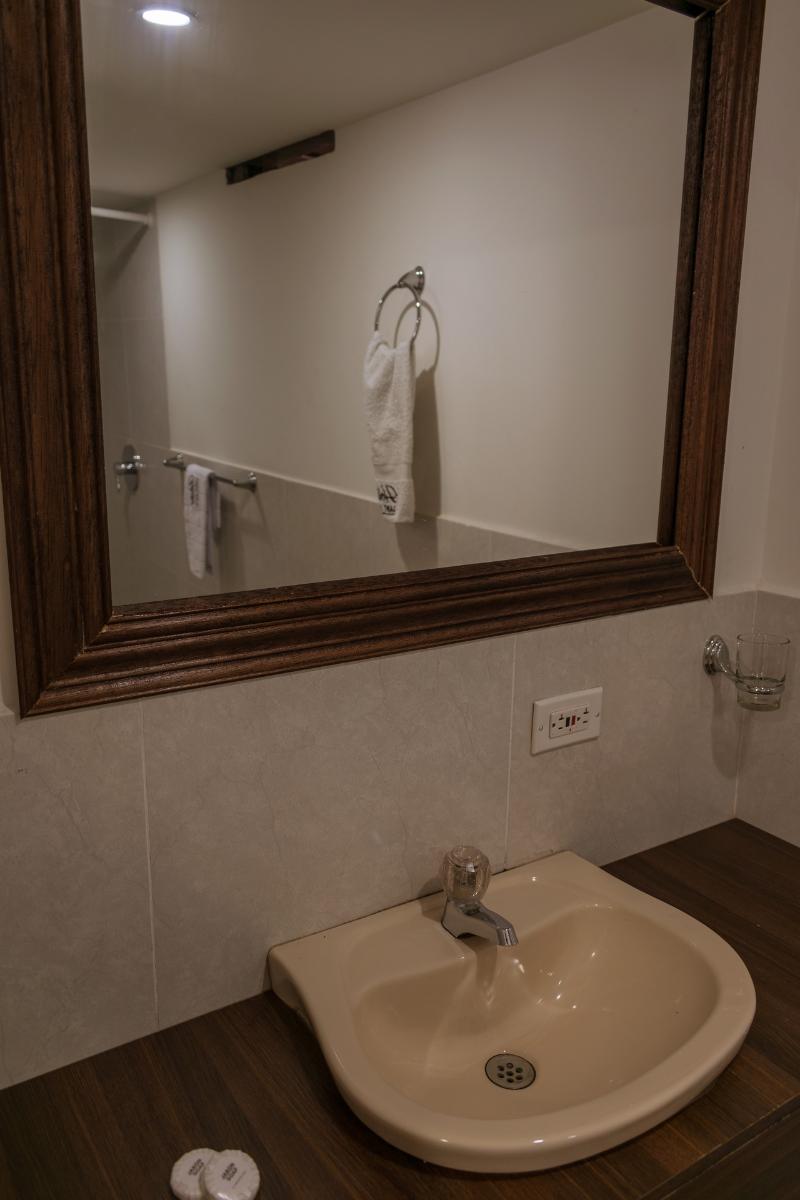 Saint John Hotel 3*