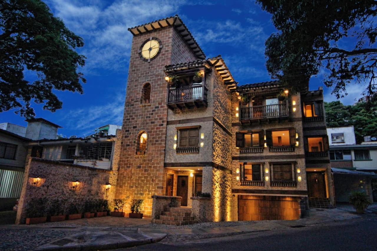 Apartahotel Casa Del Reloj 2*