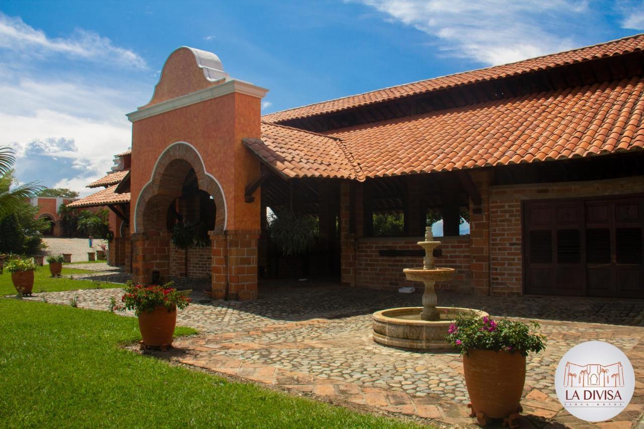 La Divisa Finca * Medellín
