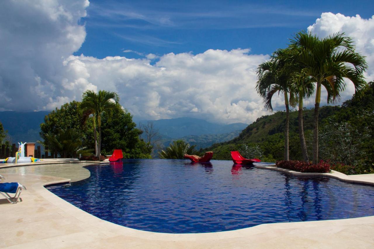 La Divisa Finca Medellín