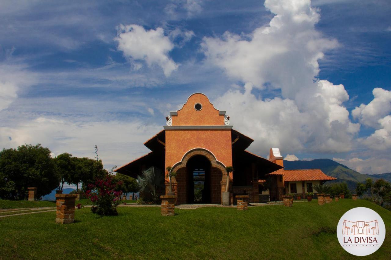 La Divisa Finca * Medellín