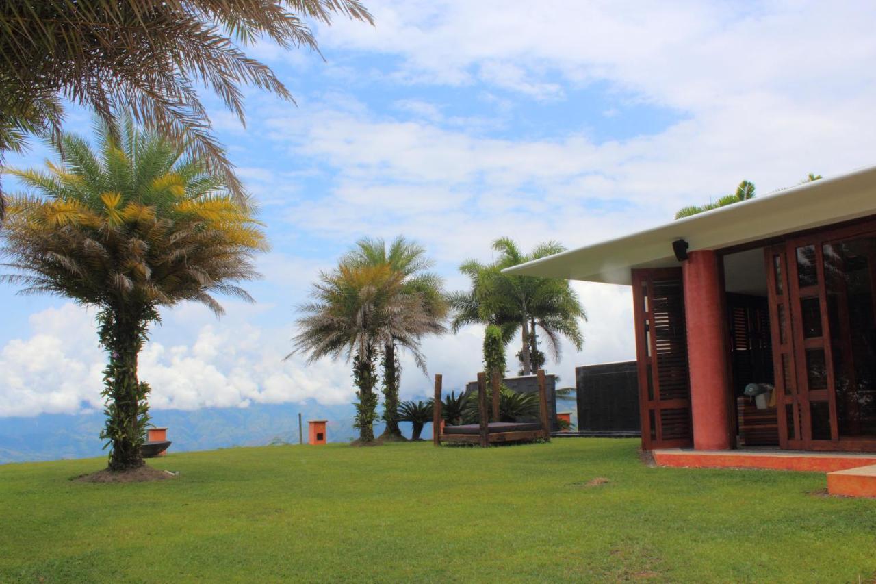 Hotel La Divisa Finca *
