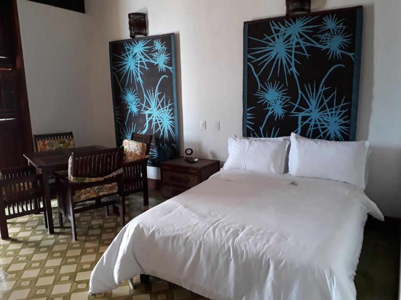 Hotel La Divisa Finca *