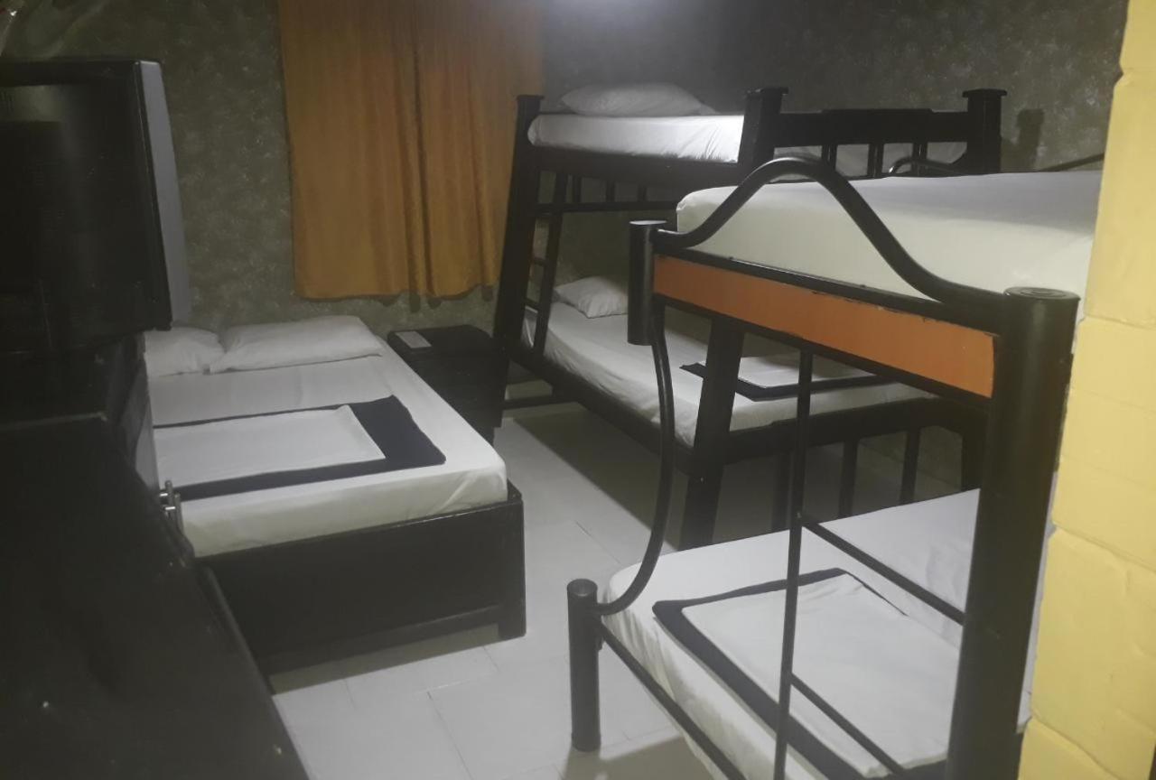 Del Estadio1 Hotel 2*