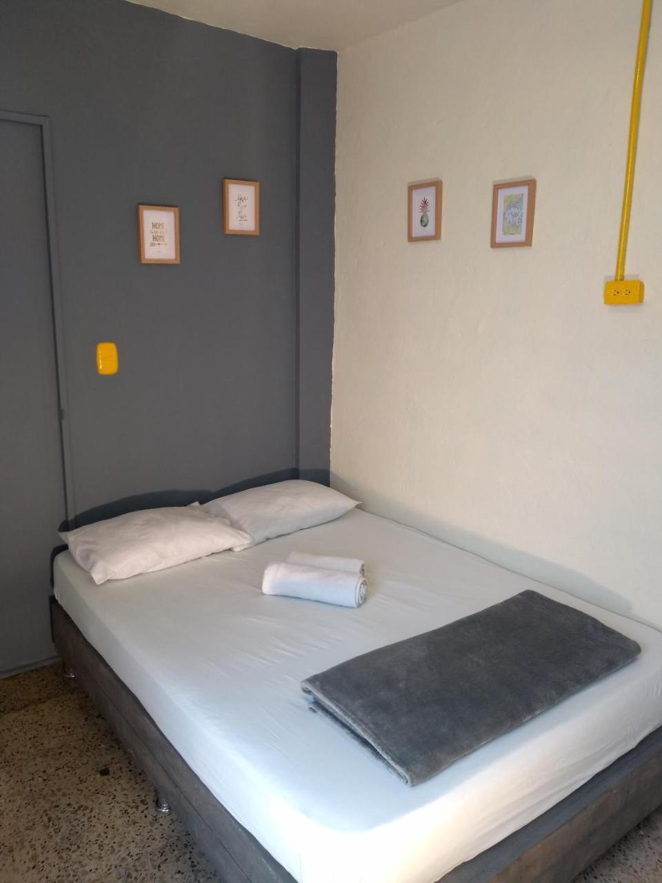 Panela Hostal *