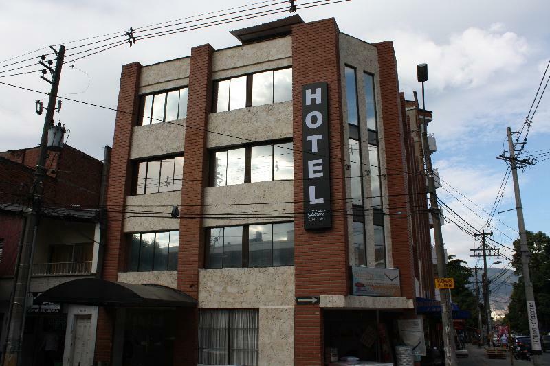 Saint John Hotel 3*