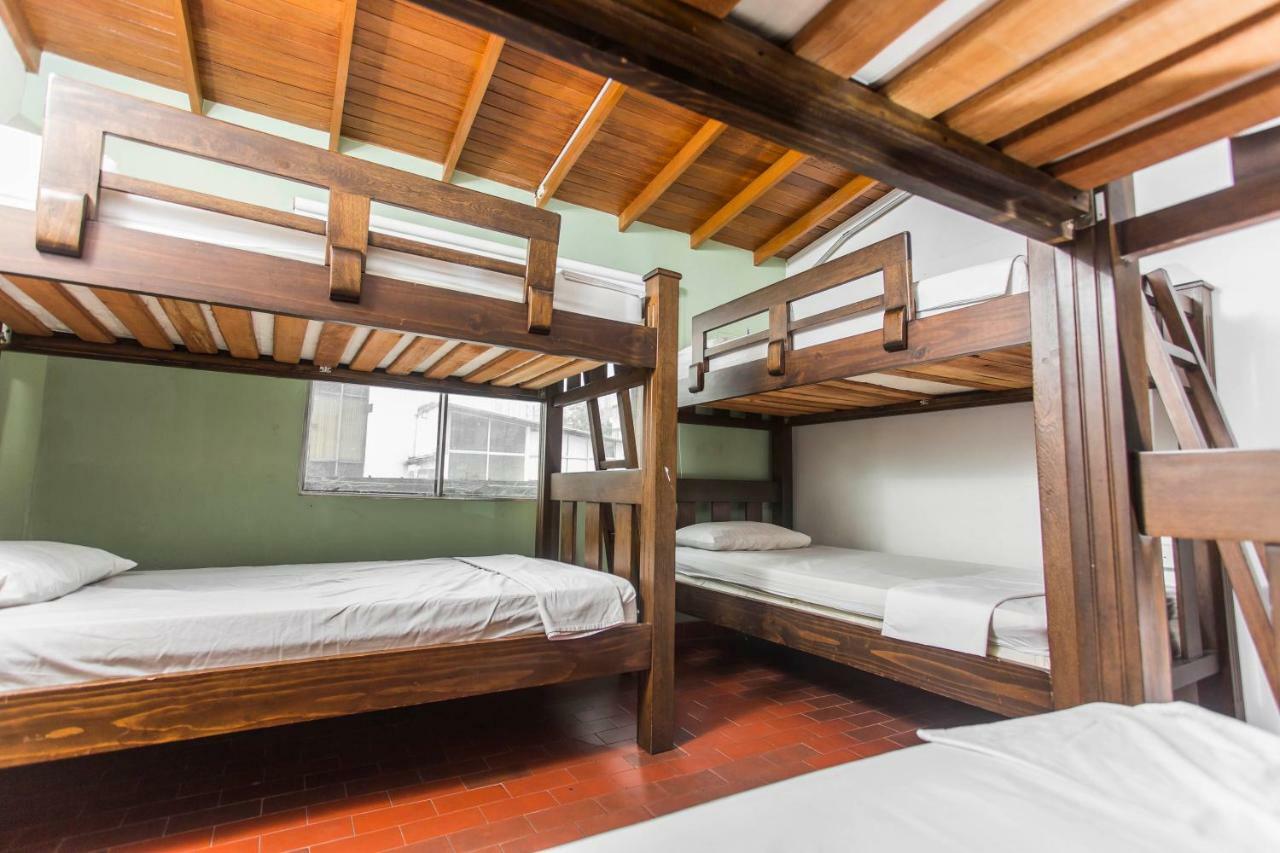 Montanita Hostal *