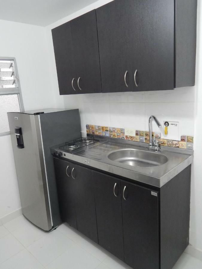 Aparta Estudio 7051 *