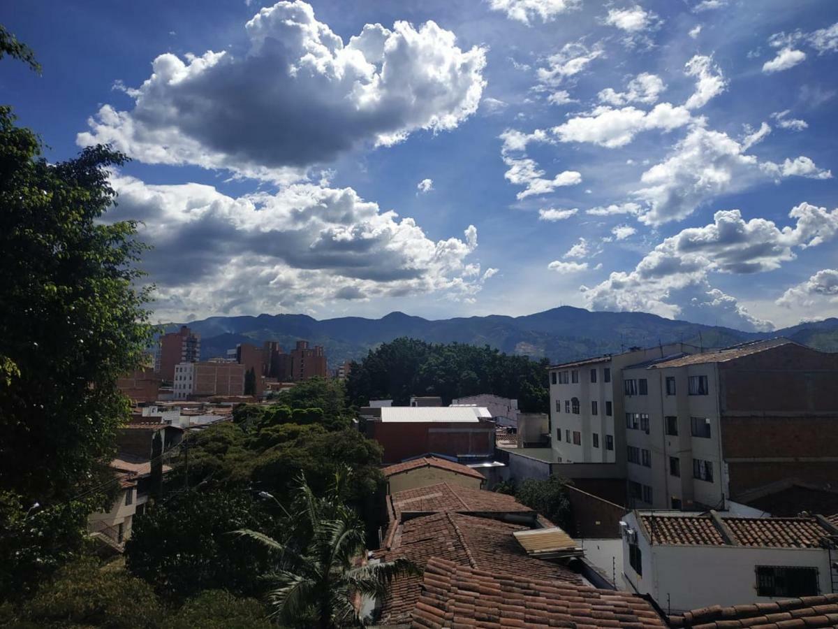Aparta Montes La 70 * Medellín