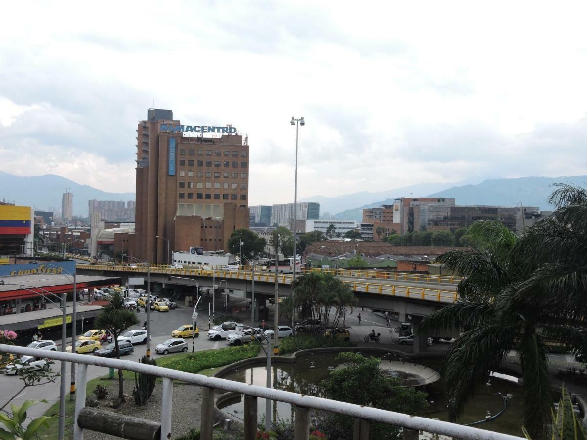 San Diego Plaza * Medellín