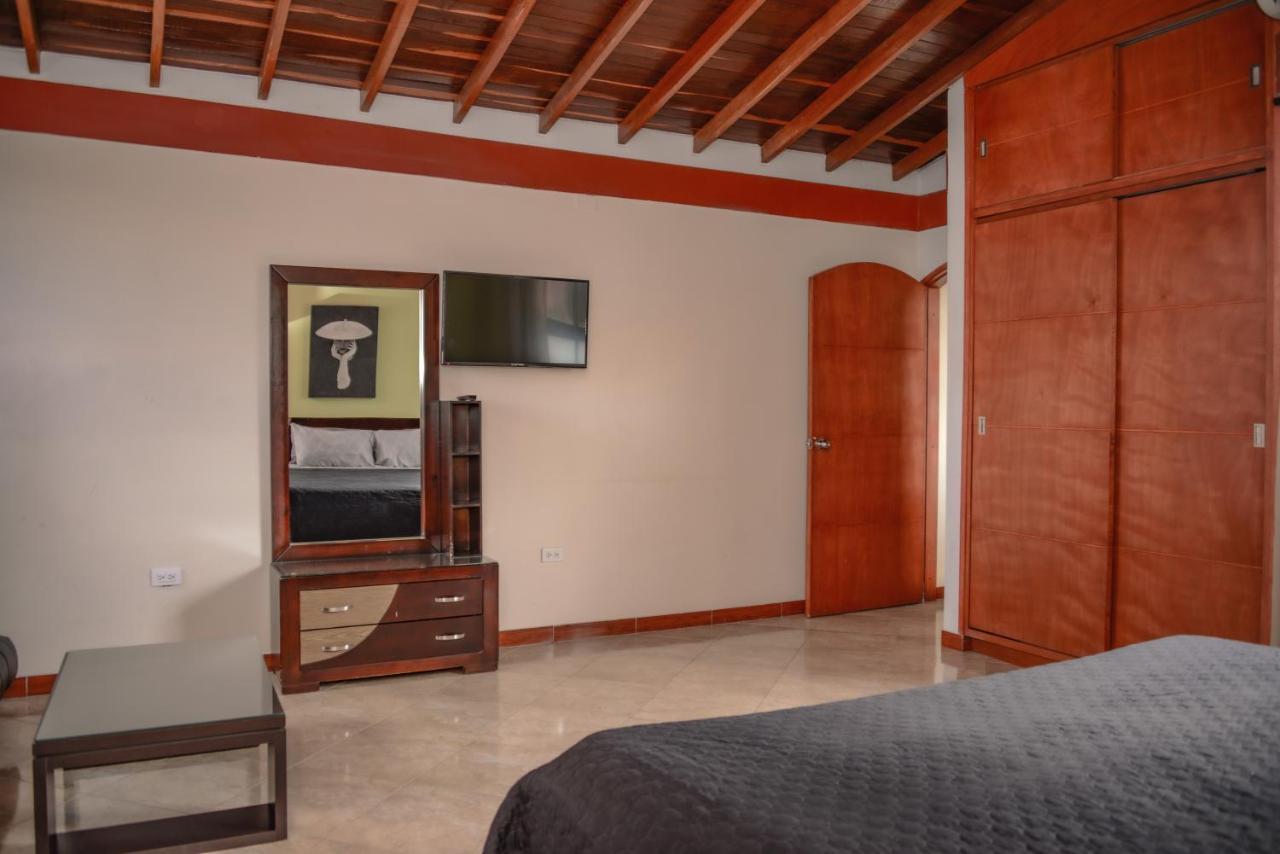 Calle 8 Apartamento *