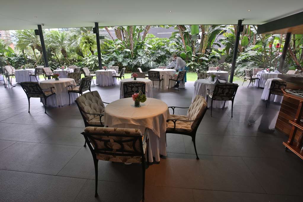 Poblado Plaza 5*