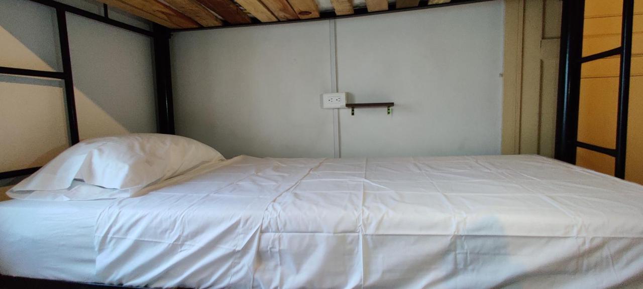 Pensión Básico Medellín Hostel *