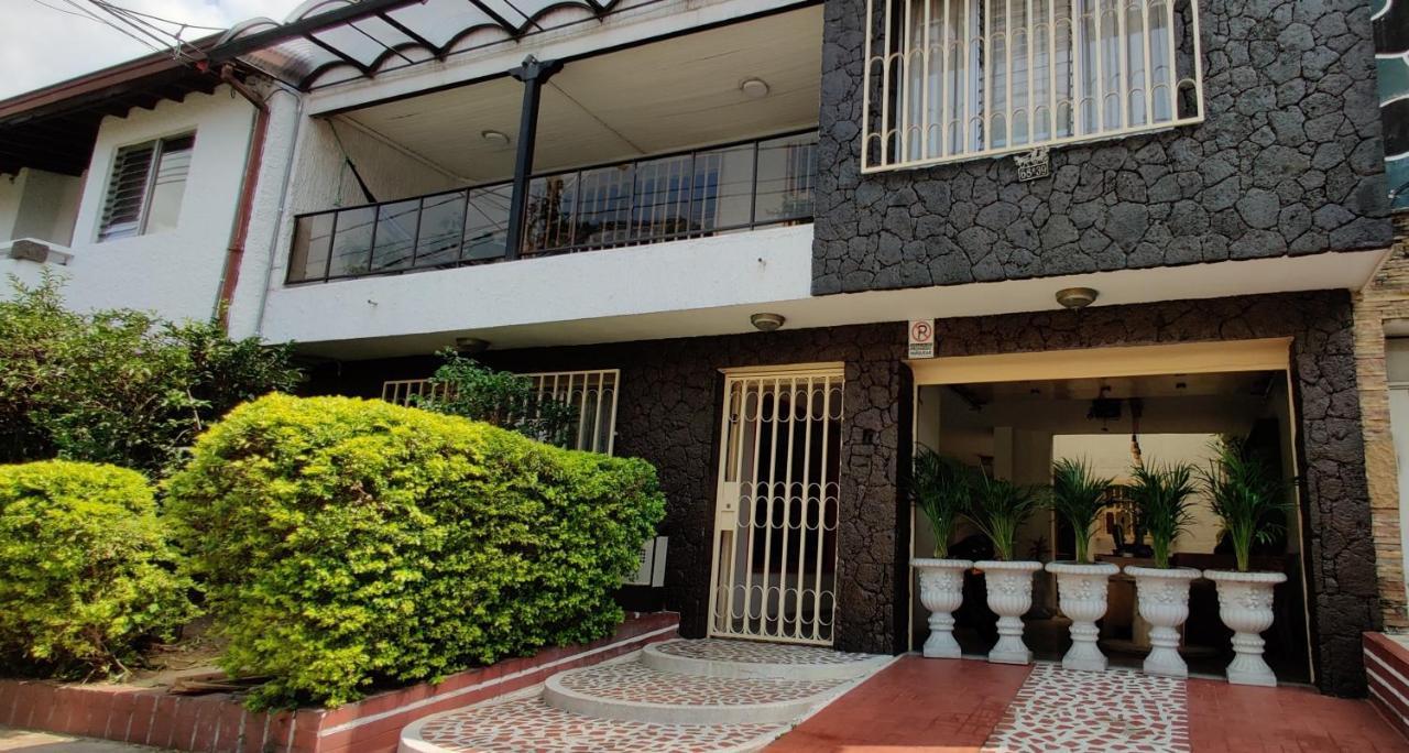 Básico Medellín Hostel *