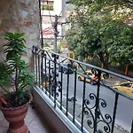 Apartamento cerca Mall La Central y Estación Tranvía