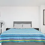 Camelot Apartahotel