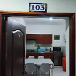 Aparta Suite Laureles Medellin Ea 103