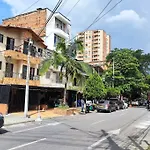 Aparta Suite Laureles Medellin Ea 103