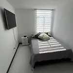 Central Apto En Av Las Palmas, Poblado