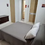 Hermosa Casa En Medellin. Cerca A Estacion Del Metro