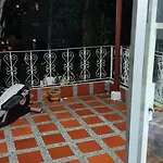 Hermosa Casa En Medellin. Cerca A Estacion Del Metro