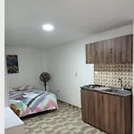 Aparta Estudio Cerca Al Poblado Medellin