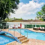 Poblado Tropical 13 Bedroom Mansion Pool Jacuzzi Ac Butler 5 Minutes To Lleras