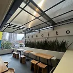 Kromatic Hostel