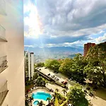 Medellin Parque Lleras Poblado Palmas
