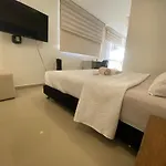 Apartasuite Moderna - En El Corazon Del Poblado Medellin