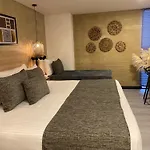 First Class Hotel