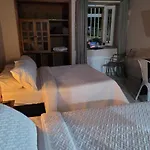 New Memphis Hostal