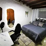 Casangel Hogar Familiar En Sector Exclusivo Cerca Al Aeropuerto Local Frente Al Poblado
