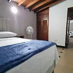 Amplia Y Comoda Casa En La 70