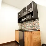 Apartaestudio Amueblado En Poblado Frn106 By Roots Rentals