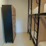La Familia Hostel - Manila