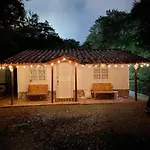 Cabernet Cabana - La Cava Lodge