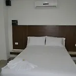 Hotel Luxton