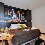 Poblado Suites by Lifeafar