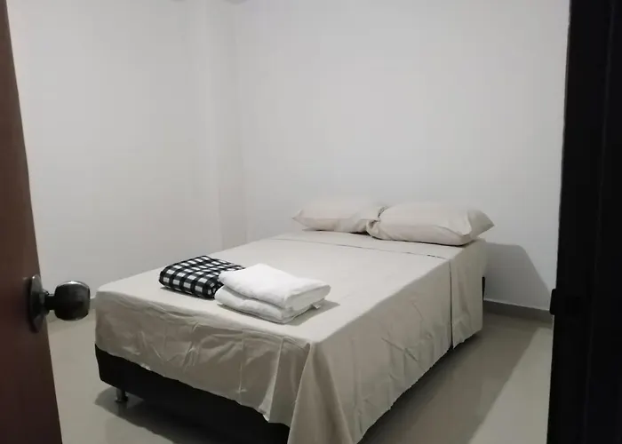La Comunita-Cinema Hostel