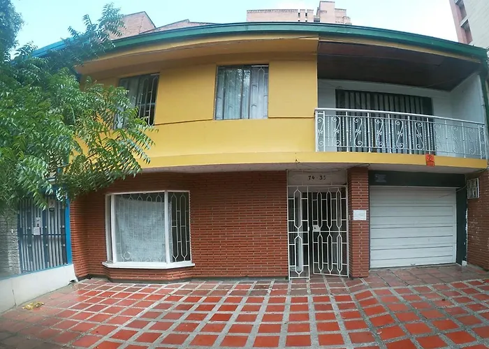 Le VI Hostal