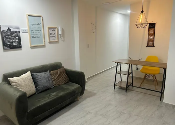 Medellin, Elegante Y Central Apartamento
