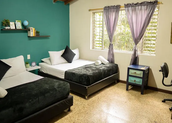 Buntes House-Casa Hotel Laureles-Estadio