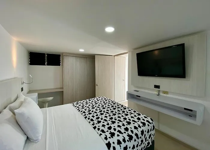 Modern High Floor Apartment In Poblado