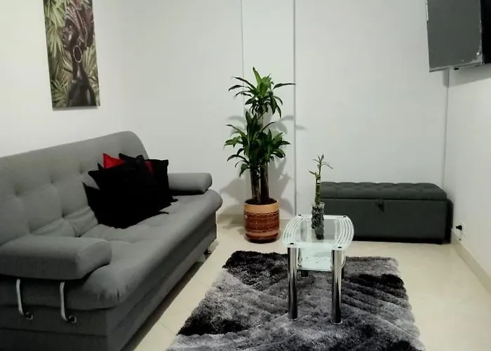 Apartamento Renovado Parque La Floresta, Reserva Minimo De 21 Dias