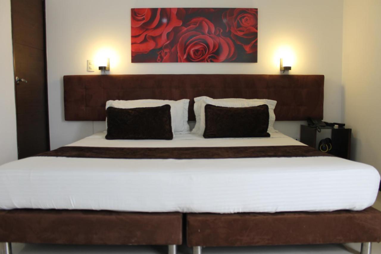 Boutique Rosas 5 G Hotel 4*