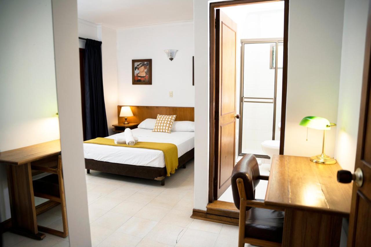 Hotel Casa Rosales 3*