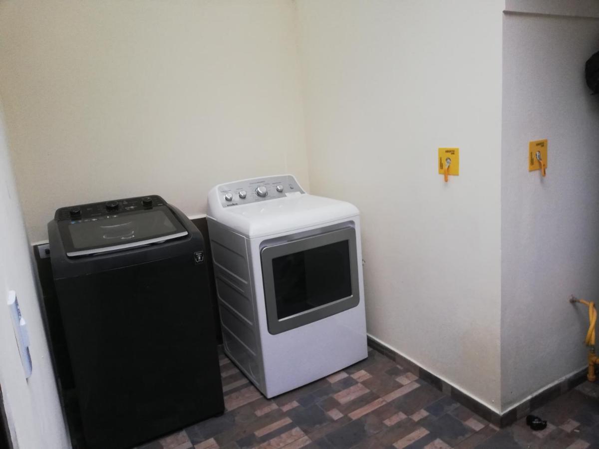 Prado Station House Guest house *