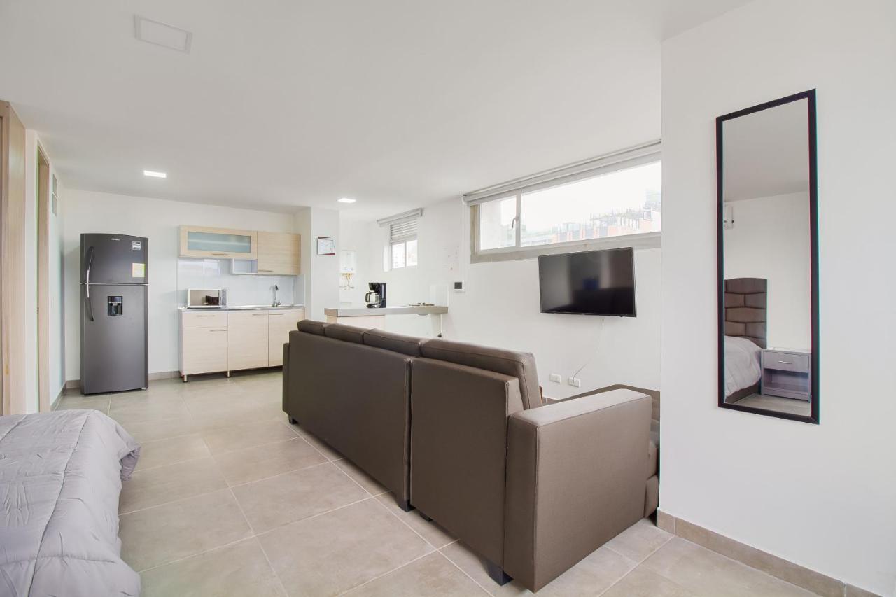 Camelot Apartment *