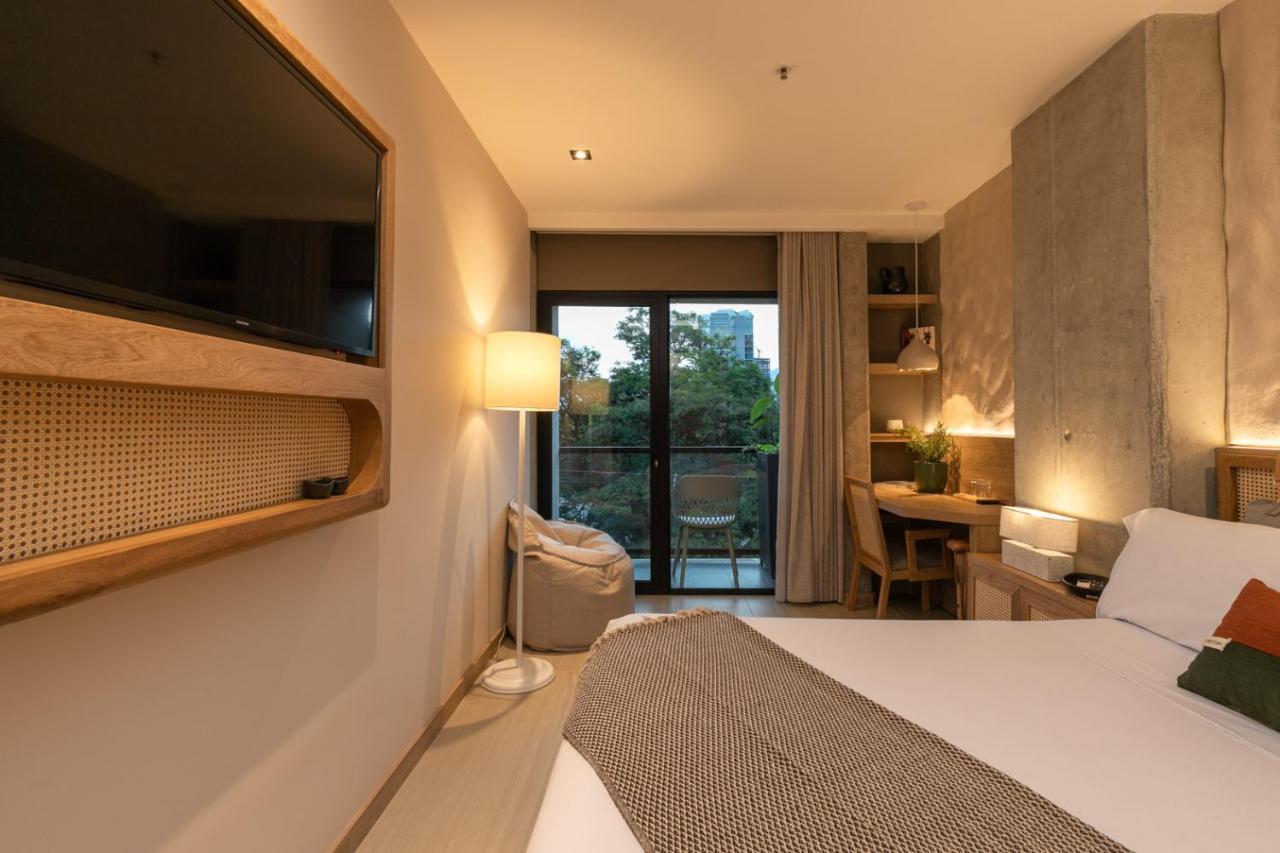 Landmark Hotel 4*